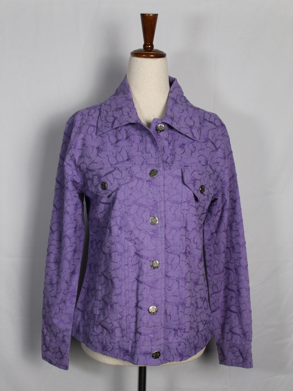 90s Vintage Lifestyle Lavender Floral Embroidered Button up Lightweight Jacket
